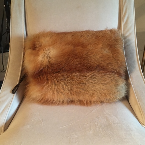 Red Fox Muff - Picture 2 of 3